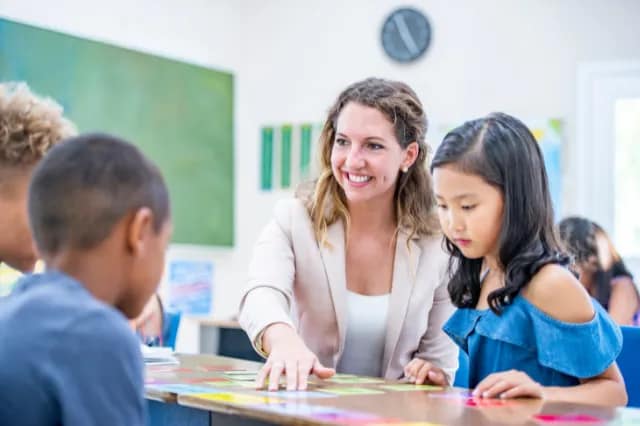 Relief Teaching (CRT) Lending Guide_ How Lenders Assess Irregular Days and Term-Time Gaps