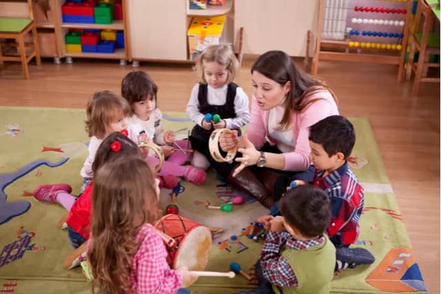 Teacher Mortgage Broker vs Bank_ Which Gets You Better Policy Outcomes